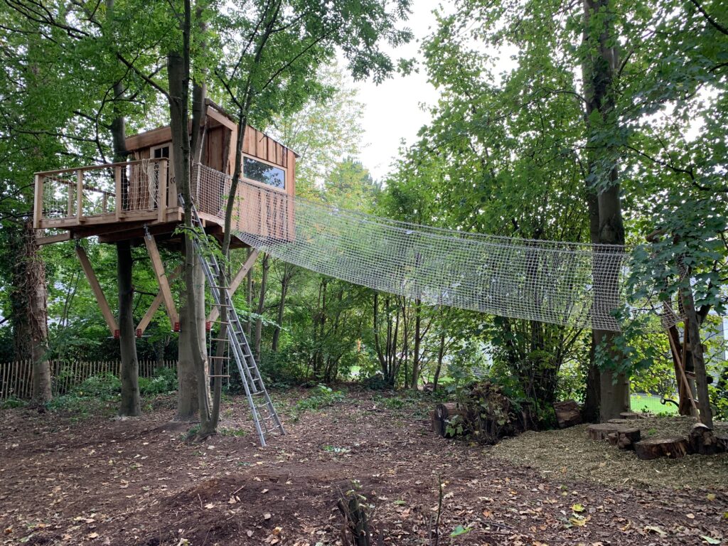 Ferme nos pilifs - Zin in een boomhut?