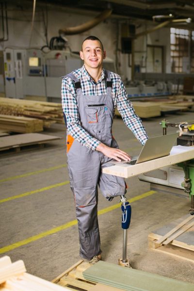 Menuiserie – On s’adapte Menuiserie- Travail du bois - On s'adapte