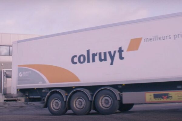 Martine Pauwels, directrice supply chain chez Colruyt discutant de leur partenariat de longue date avec des entreprises de travail adapté